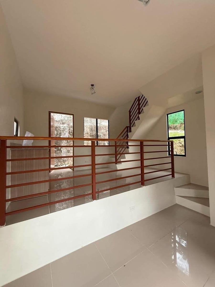 Direct Listing - photo 2