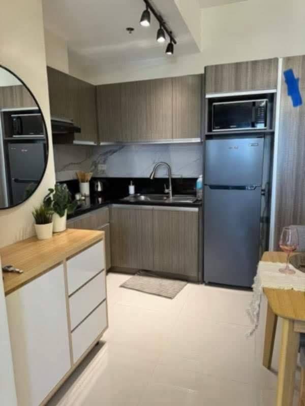 Condo For Rent: Fully- Furnished 1-Bedroom with Balcony 40.50sqm at Galleria Residences Cebu Tower 2... - photo 1