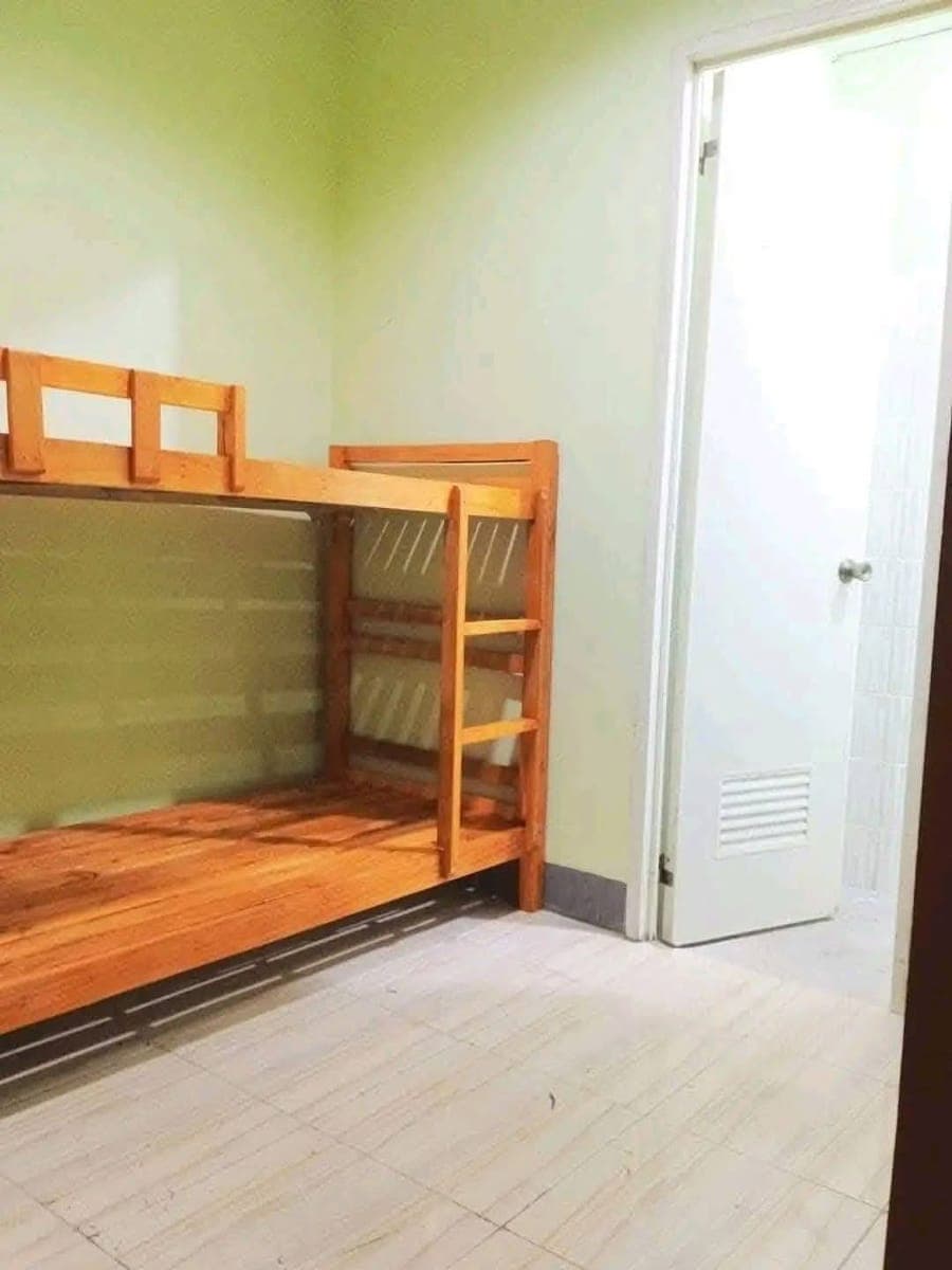 ❗FOR RENT: BAREROOM WITH OWN BATHROOM & DOUBLE DECK ❗ - photo 2