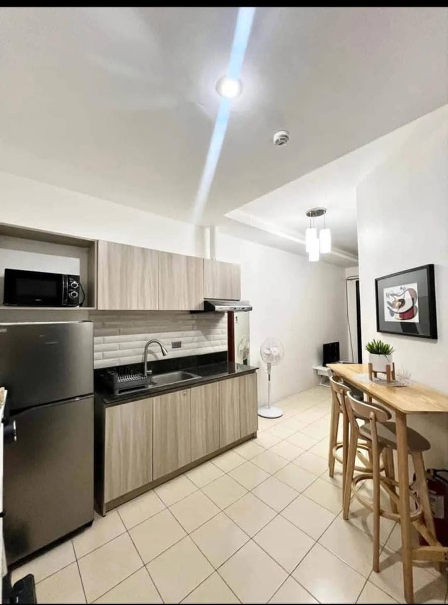 1 BEDROOM CONDO UNIT near AYALA - photo 1