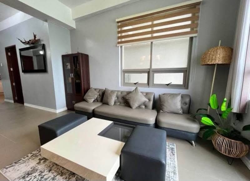 53 square meters 1 bedroom with balcony unit and internet ready for rent for more details call 09451871191 - photo 3