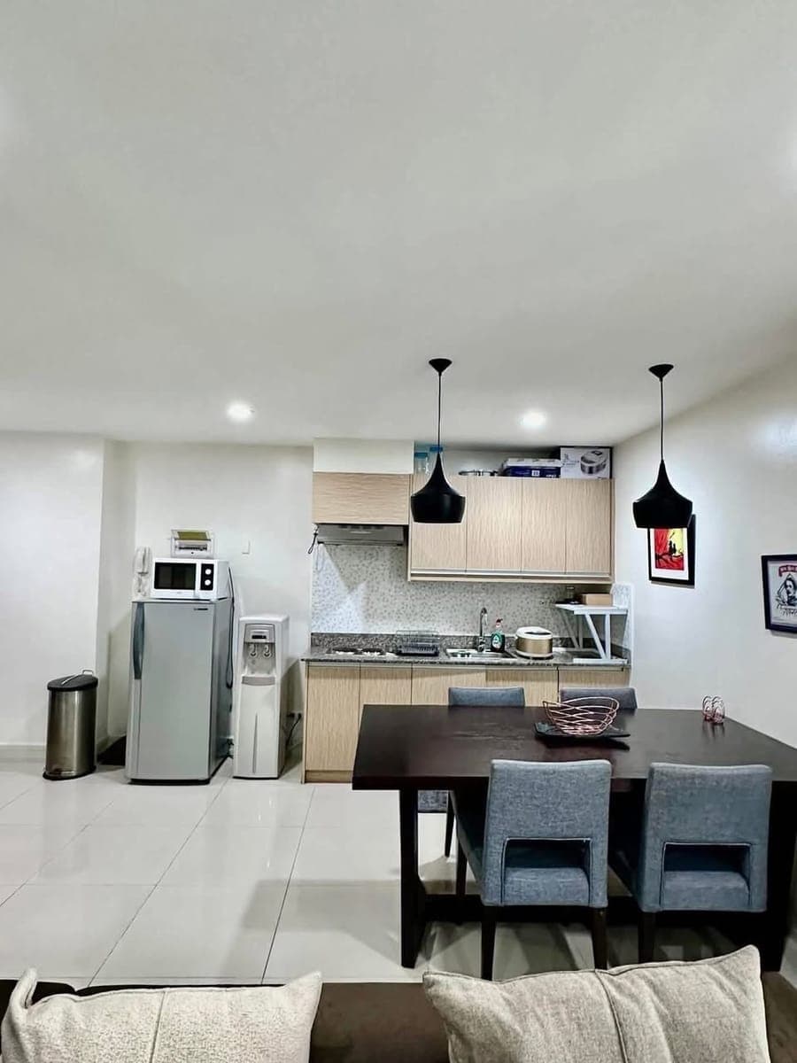 2 BR with Balcony walking distance to Cebu IT Park Available For Rent✨ - photo 5