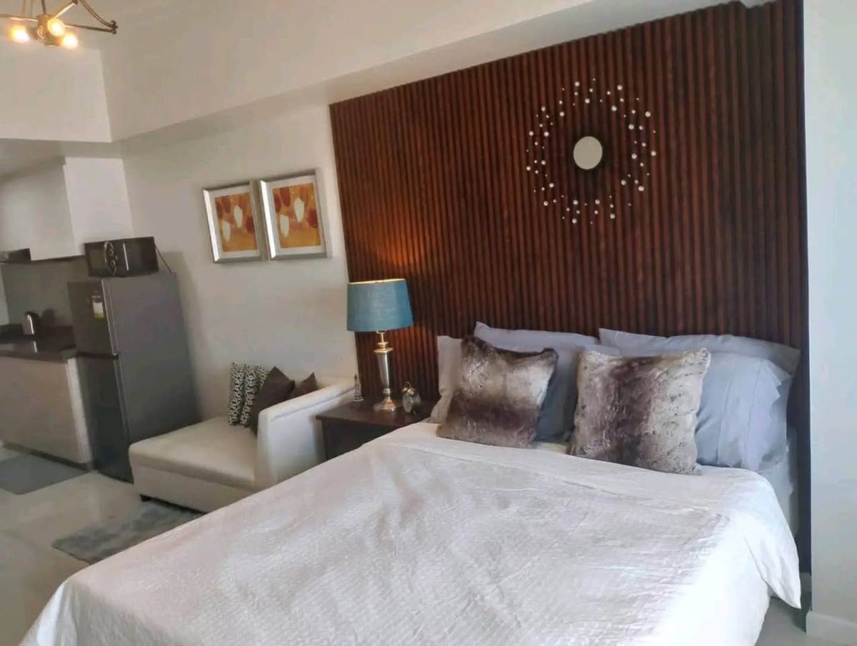✨ STUDIO UNIT FOR RENT – HIGH FLOOR SEAVIEW LIVING! 🌊🏙️ - photo 2