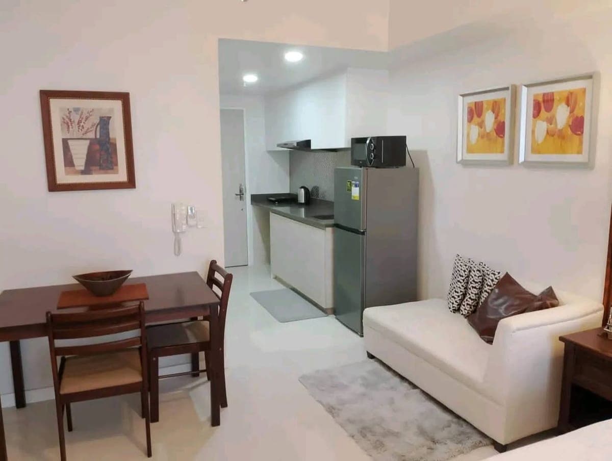 ✨ STUDIO UNIT FOR RENT – HIGH FLOOR SEAVIEW LIVING! 🌊🏙️ - photo 5