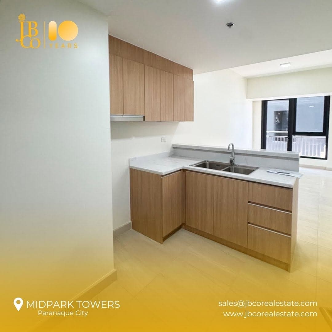 OR LEASE: MidPark Towers, Aseana Avenue, Parañaque City - photo 2
