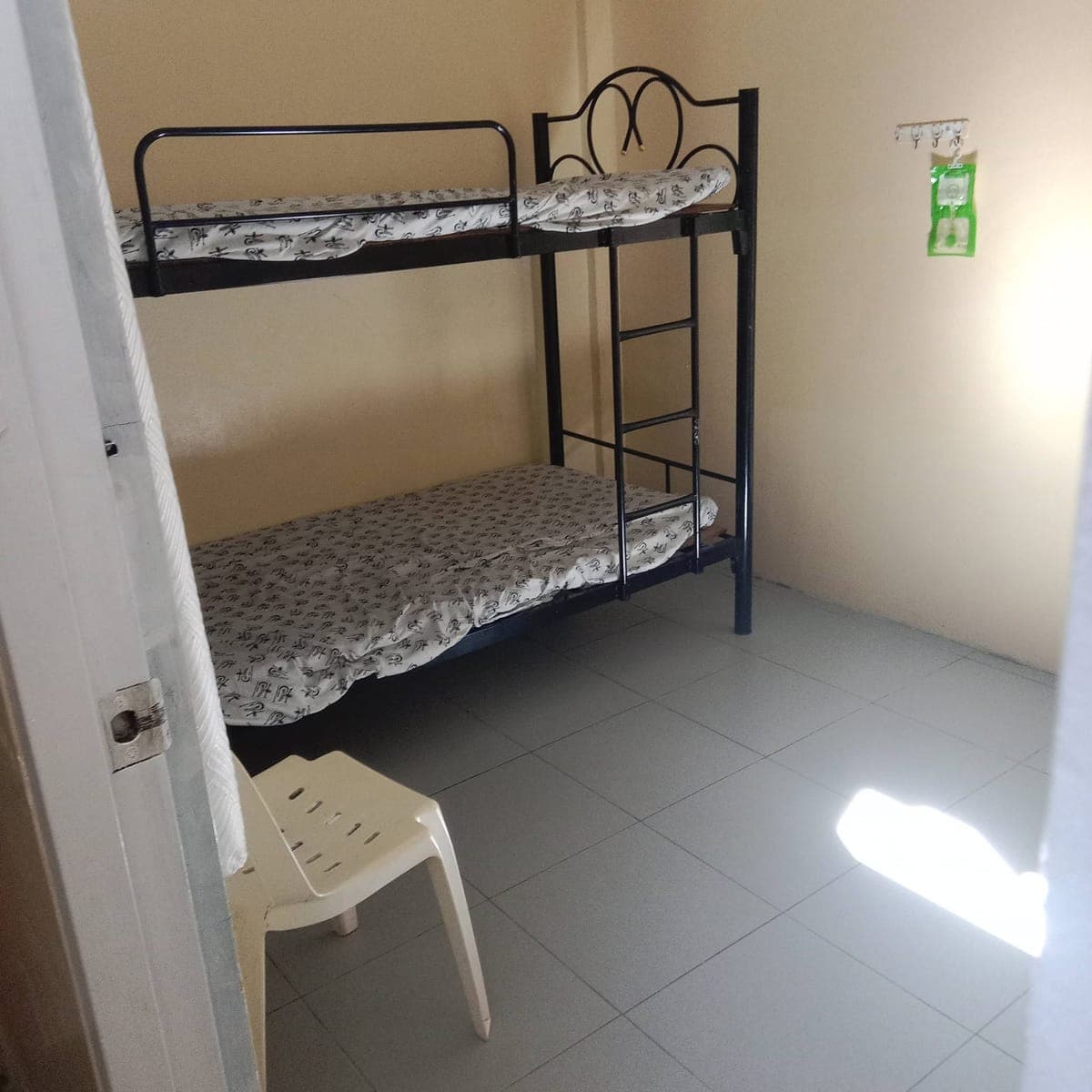 Available room for rent - photo 2
