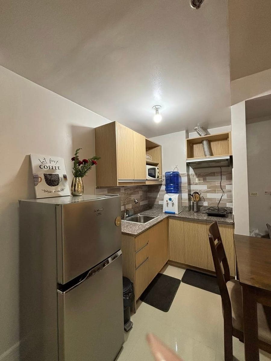 FOR RENT : One Bedroom Unit In Grand Residences walking distance to IT Park - photo 2