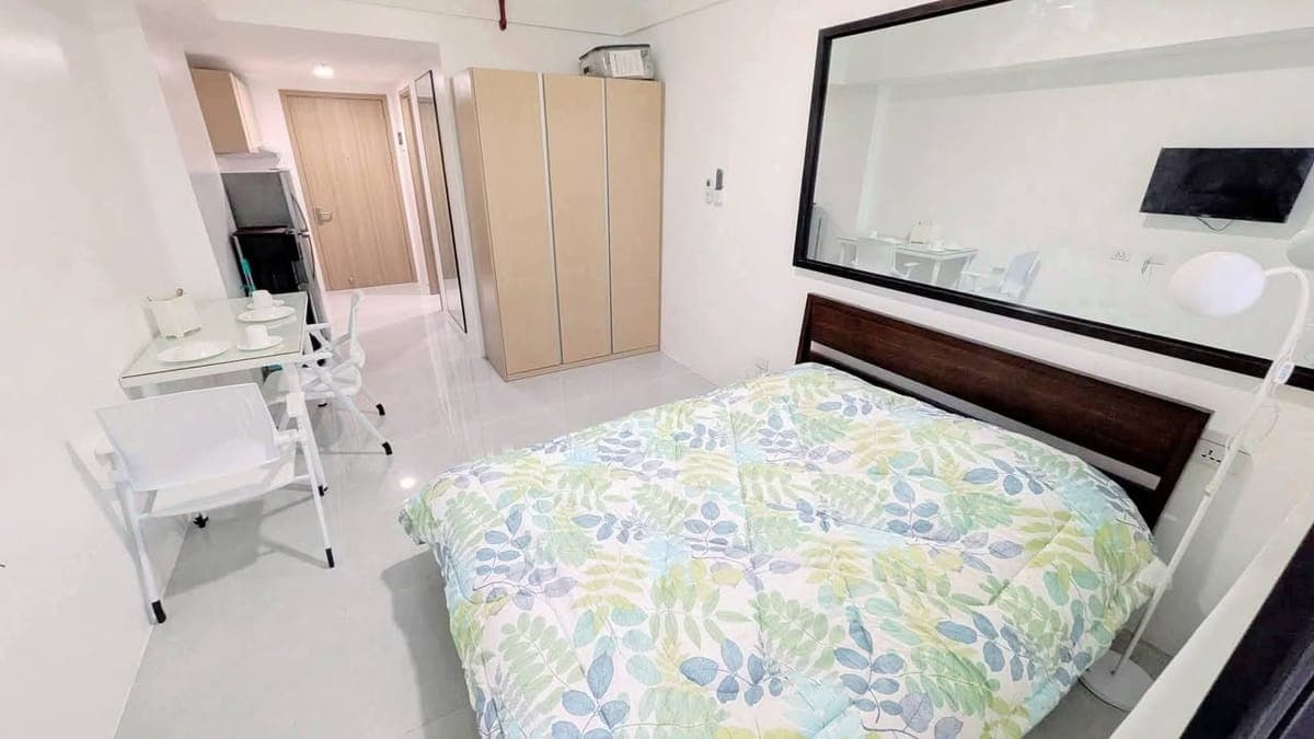 FOR RENT BRANDNEW STUDIO IN CITY CLOU w/ BALCONY - photo 1
