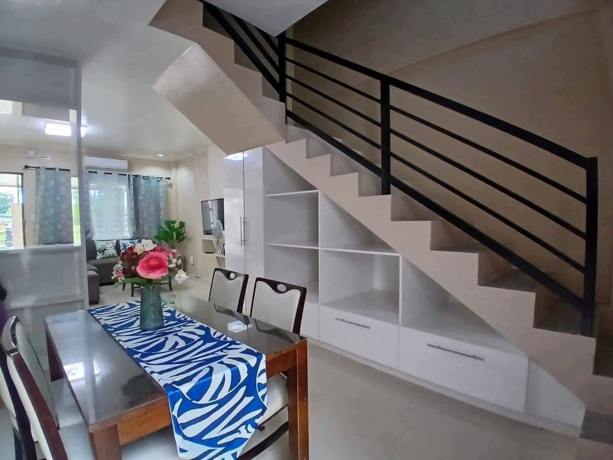 2 Storey TOWNHOUSE FOR RENT in ESTACA COMPOSTELA - photo 2