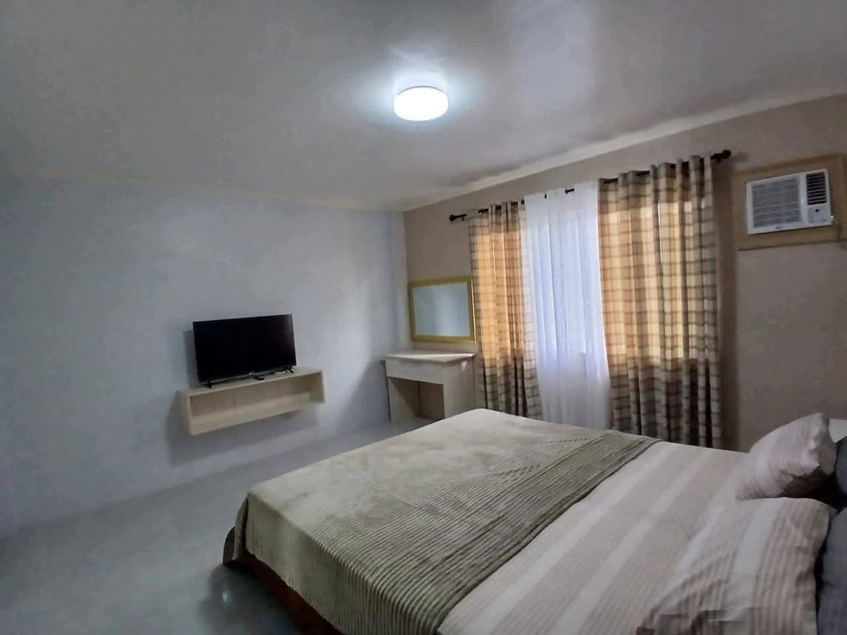 2 Storey TOWNHOUSE FOR RENT in ESTACA COMPOSTELA - photo 3
