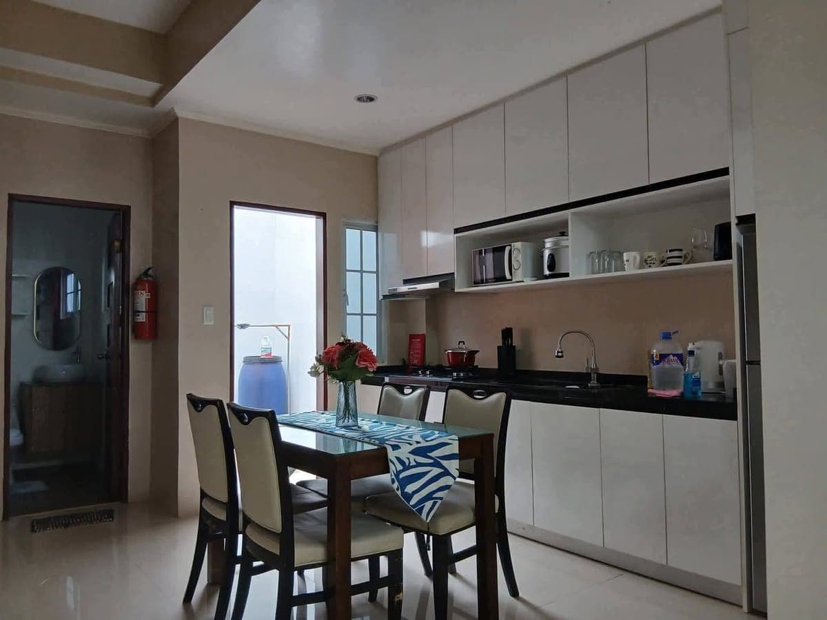 2 Storey TOWNHOUSE FOR RENT in ESTACA COMPOSTELA - photo 5