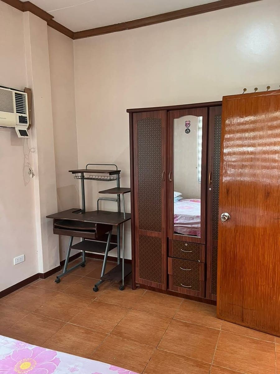 🏡 FOR RENT – Upper Floor Only - photo 3