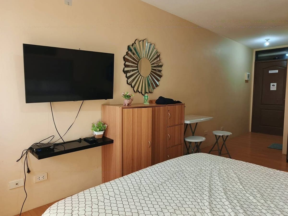 ONE OASIS STUDIO WITH BALCONY FOR RENT - photo 3
