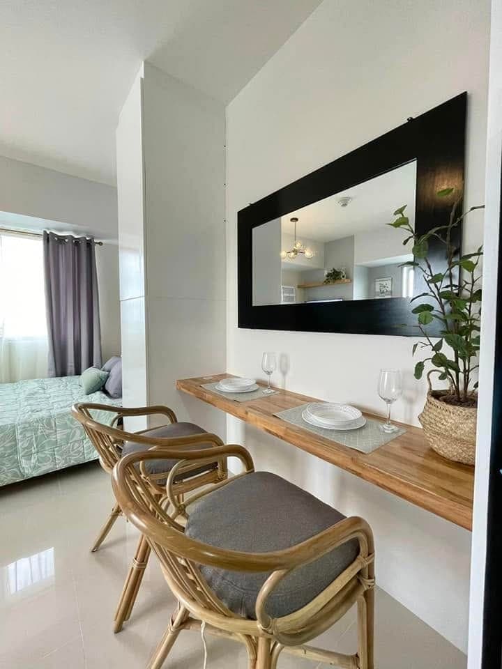Modern Studio with Balcony for RENT in Taft East Gate Across Landers, Cebu City - photo 5