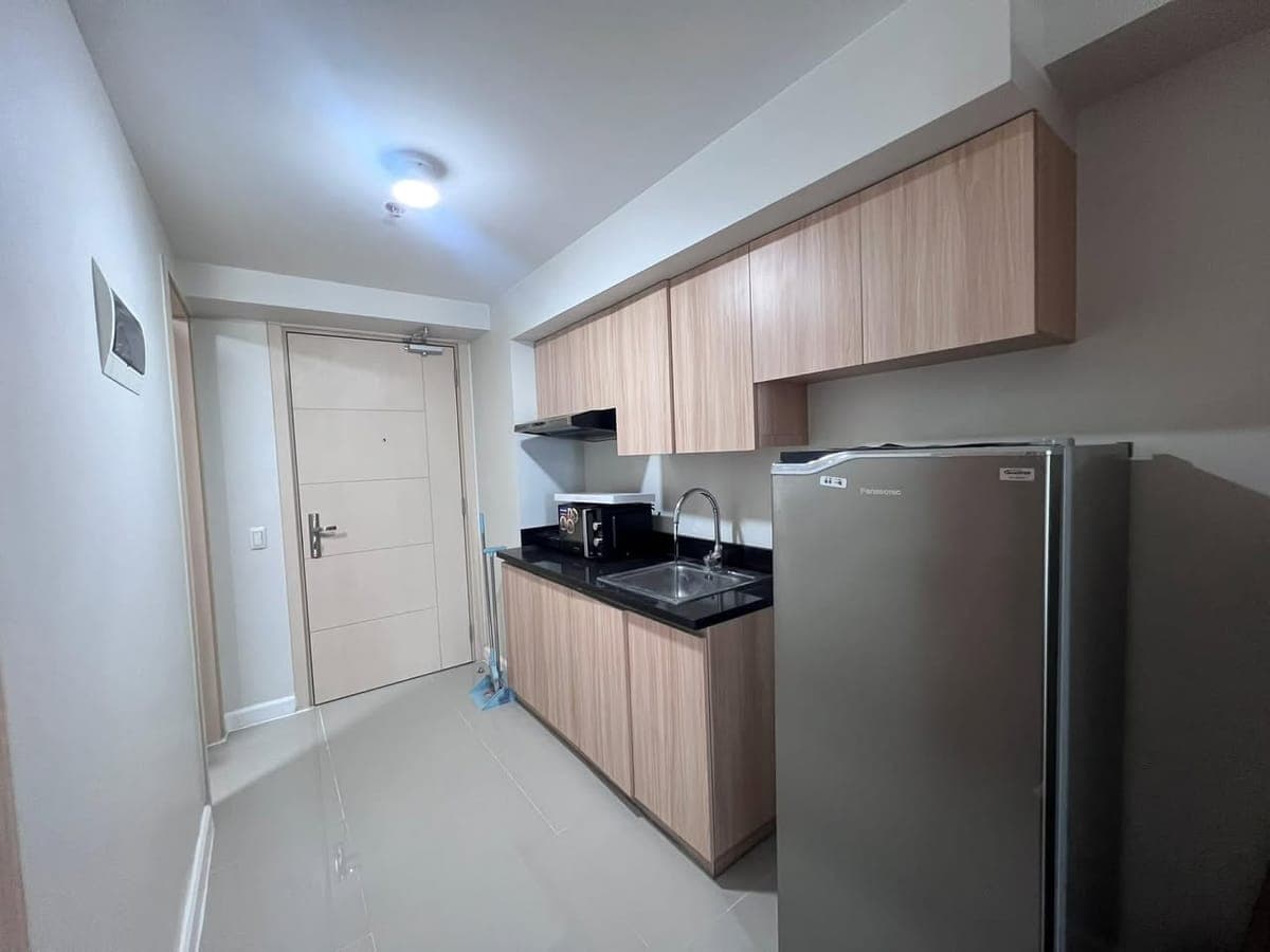 Furnished Studio for RENT & SALE in Solinea, Tower 3, Cebu Business Park - photo 2