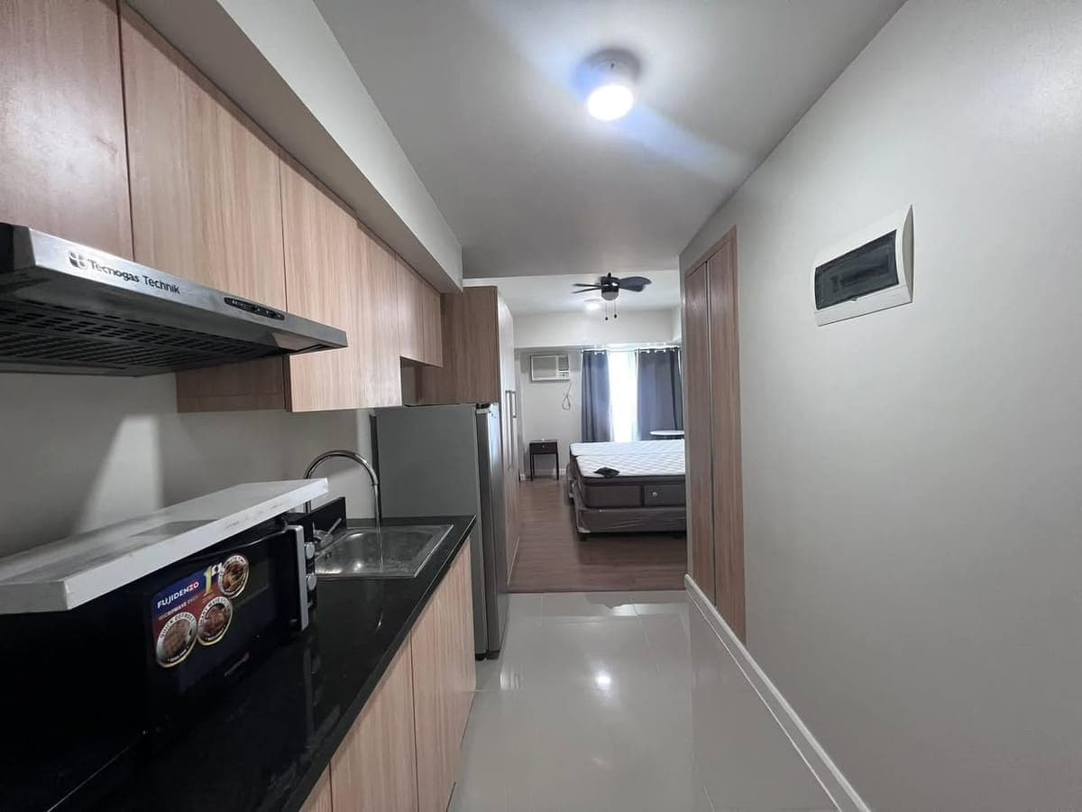 Furnished Studio for RENT & SALE in Solinea, Tower 3, Cebu Business Park - photo 3