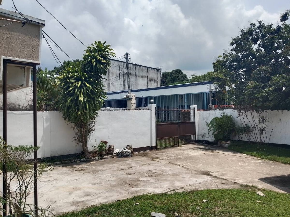 𝐇𝐎𝐔𝐒𝐄 𝐅𝐎𝐑 𝐑𝐄𝐍𝐓 𝐢𝐧𝐬𝐢𝐝𝐞 𝐜𝐨𝐦𝐩𝐨𝐮𝐧𝐝 𝐚𝐧𝐝 𝐠𝐚𝐭𝐞𝐝 - photo 3