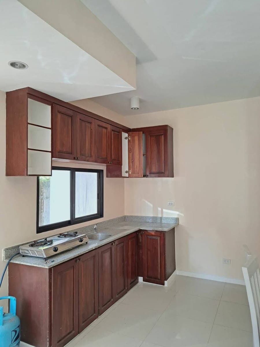 FOR RENT: 3 Bedroom Unit – West Boxhill Residences - photo 3