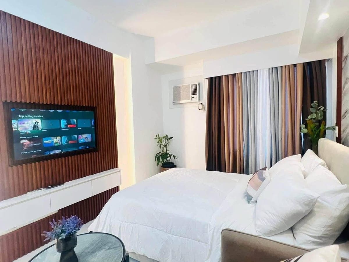 For rent in ARC Towers near CIT-U, close to malls, business districts, restaurants, hospitals and schools. - photo 3