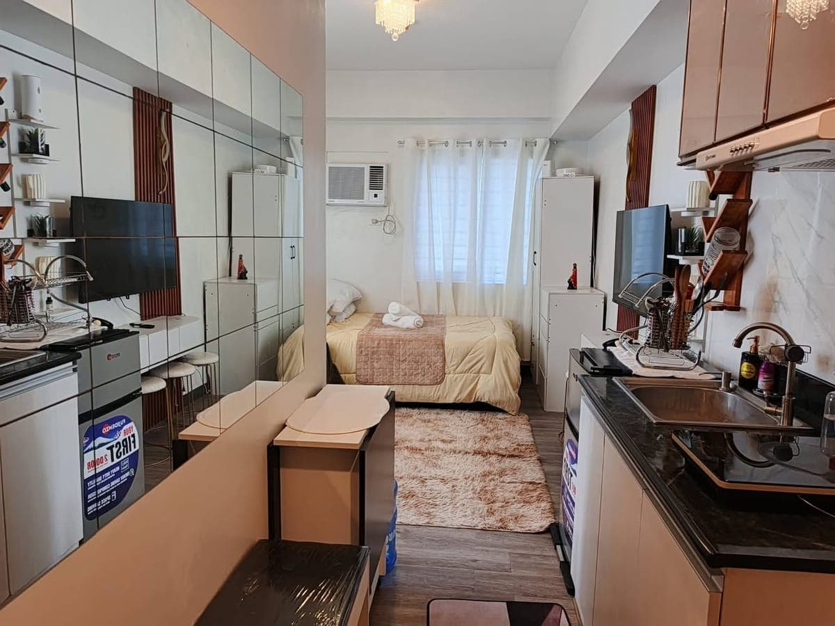 FOR RENT: Studio Corner Unit – Symfoni Nichols Condominium - photo 2