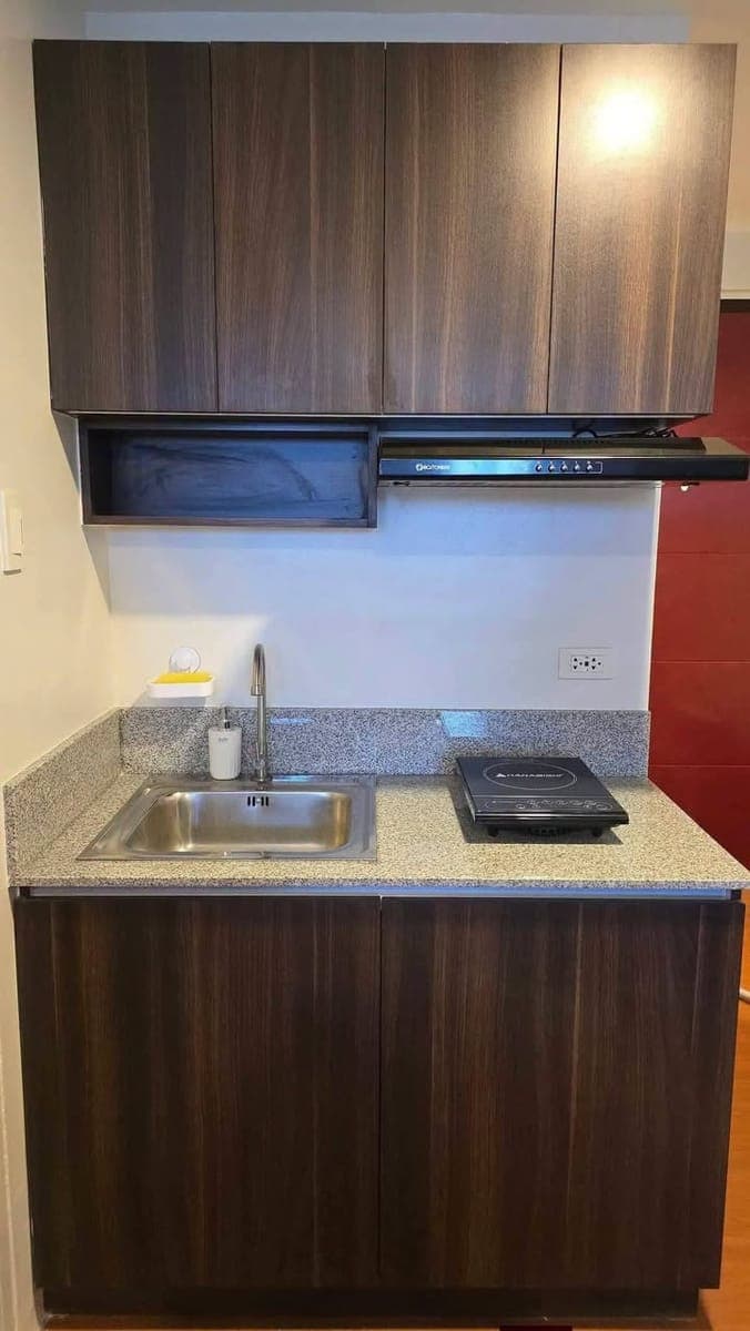 Dorm Space Available for Female Students or Rent the whole unit - photo 4