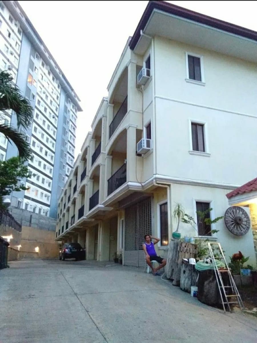 FOR RENT - 2 BEDROOM APARTMENT - photo 1