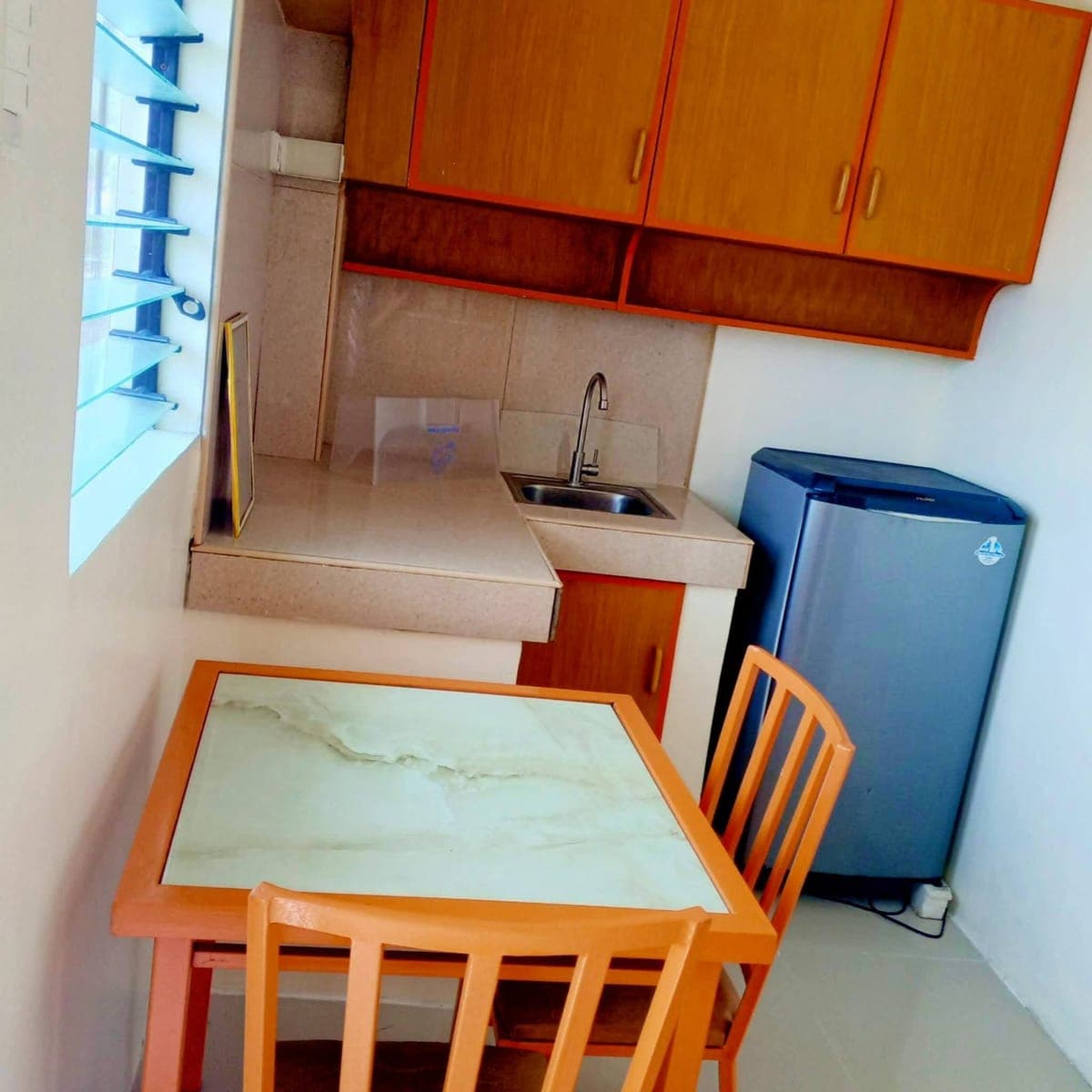 17K 1 Bedroom Apartment For Rent in Banawa Near MHAM & 1 Ride Going to Capitol/Fuente/Colon & IT PARK - photo 1