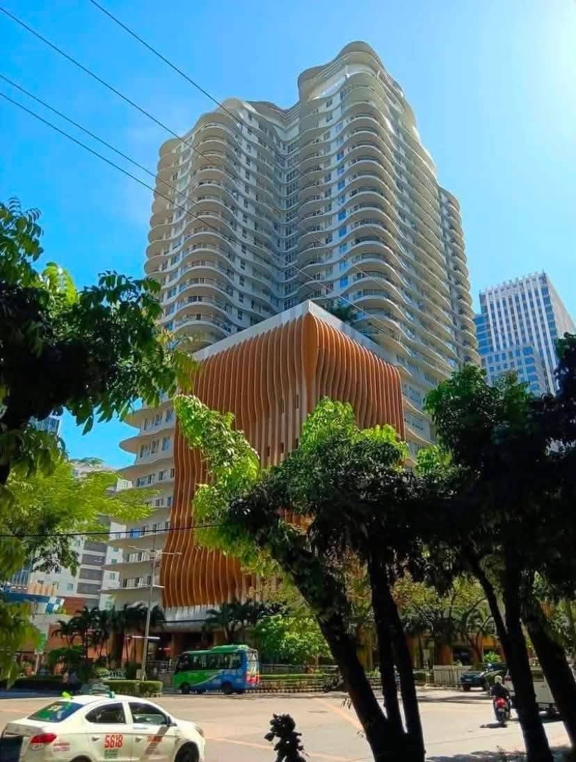 FOR RENT: Fully Furnished Studio Unit – Calyx Residences, IT Park Cebu - photo 1