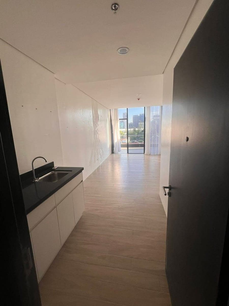 FOR RENT: Studio Unit – Meridian by Avenir, Cebu City - photo 1
