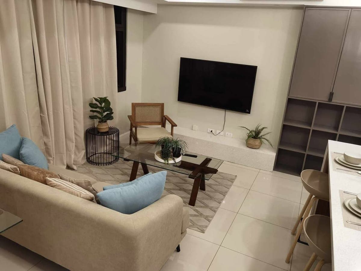 For Rent – Alcoves Condominium - photo 3