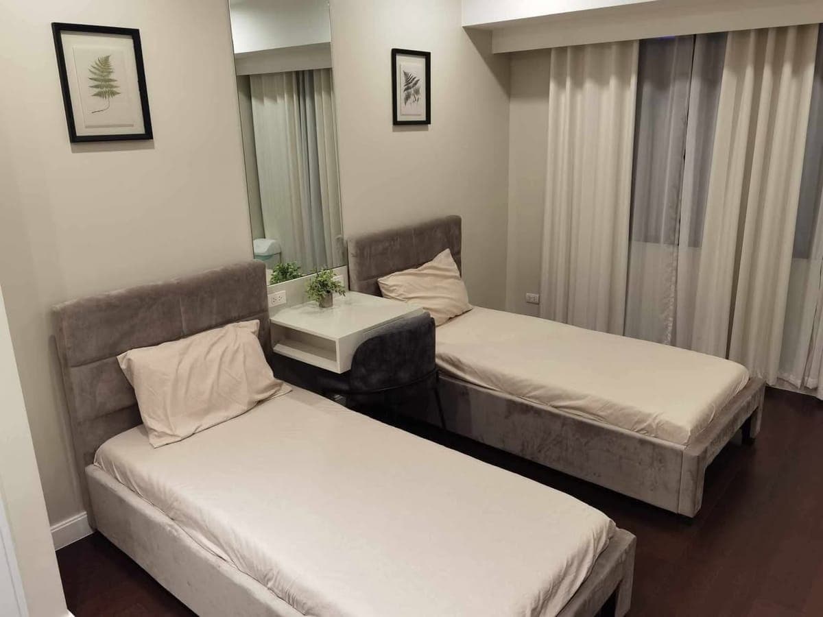 For Rent – Alcoves Condominium - photo 4