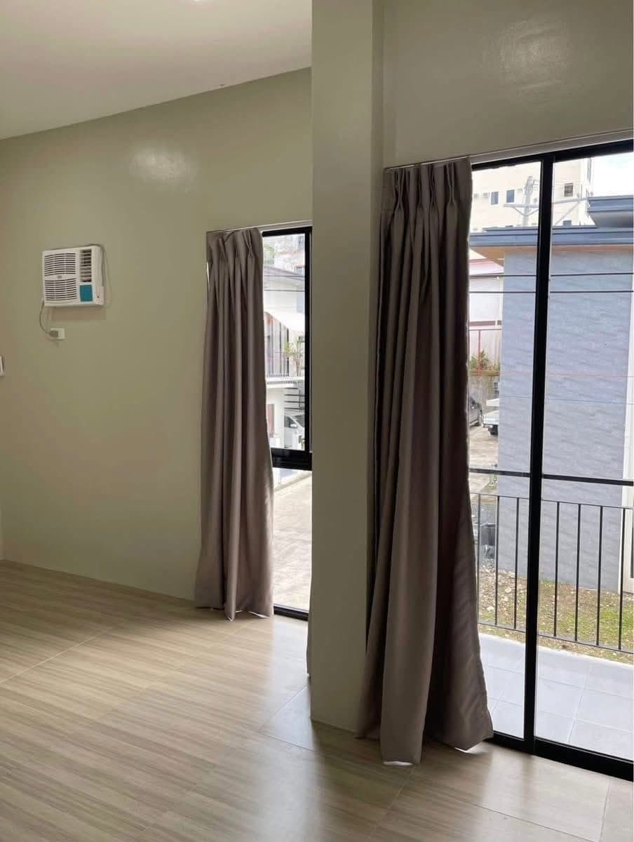 Townhouse inside gated subdivision in Tisa for RENT - photo 2