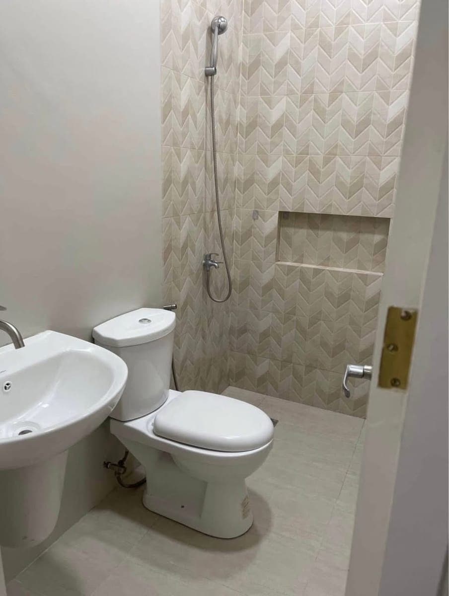 Townhouse inside gated subdivision in Tisa for RENT - photo 4