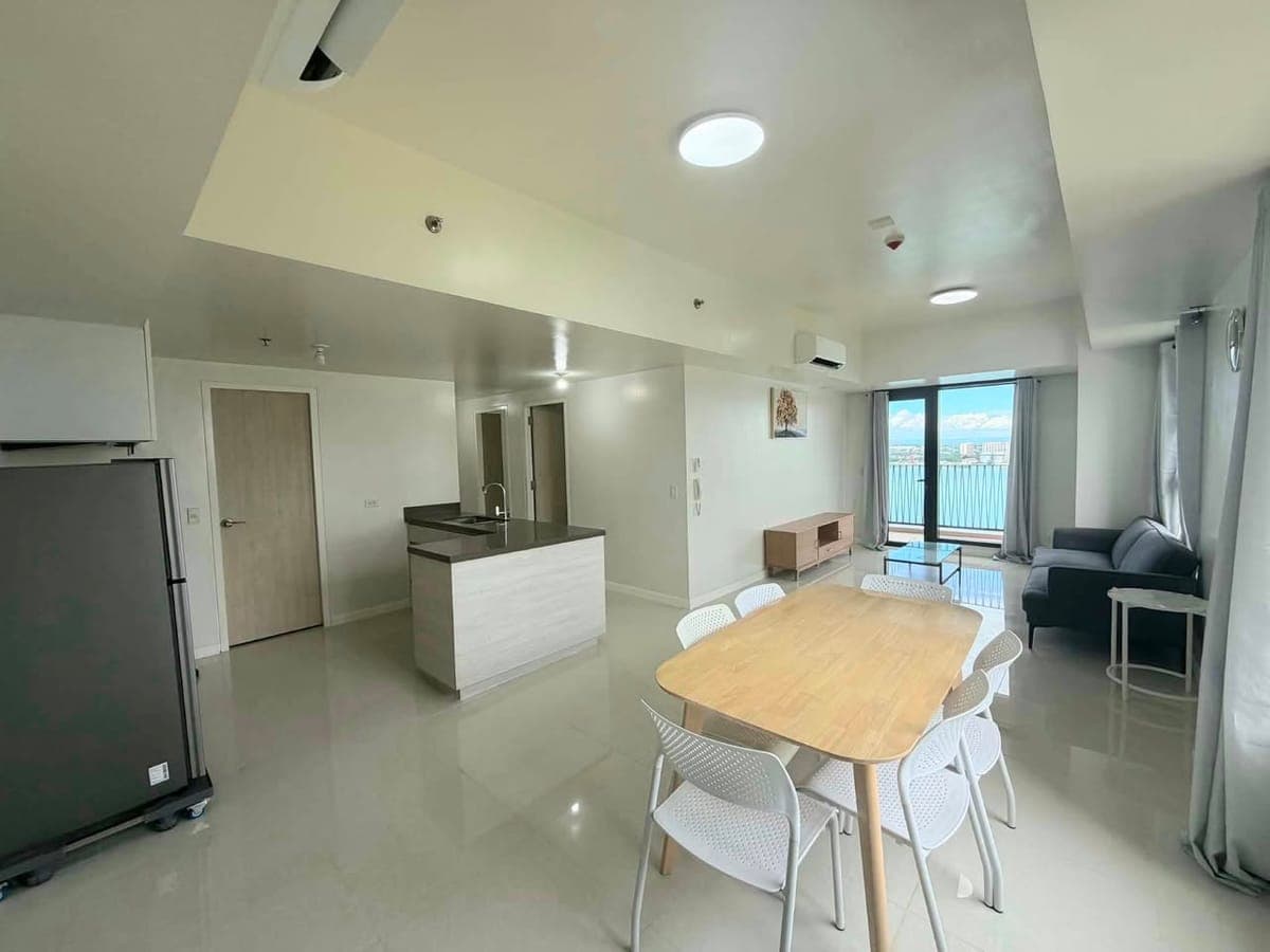 FOR RENT: MANDANI BAY 3 BEDROOM CONDO UNIT WITH PARKING SLOT, TOWER 1 - photo 3