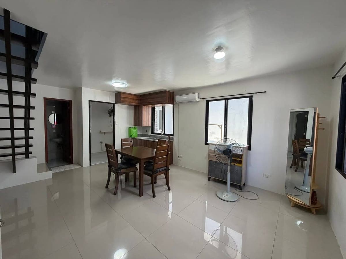 🏡 FOR RENT: Semi-Furnished Townhouse (End Unit) - photo 2