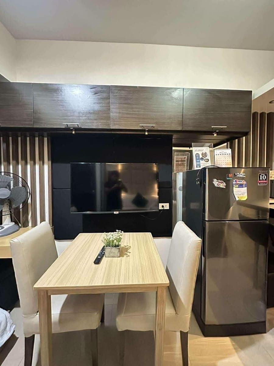 FOR RENT Fully Furnished Studio Unit - photo 3