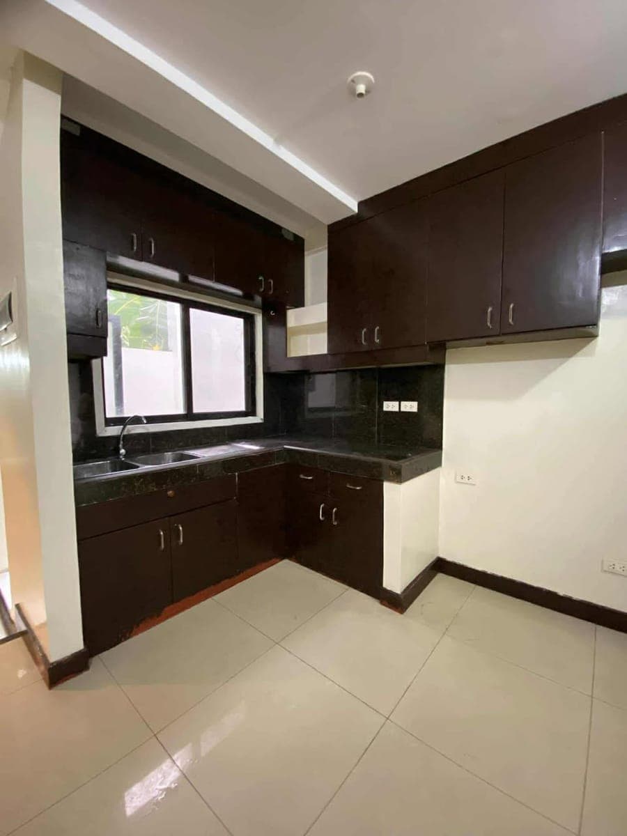 FOR RENT 5BR, TALISAY - photo 2