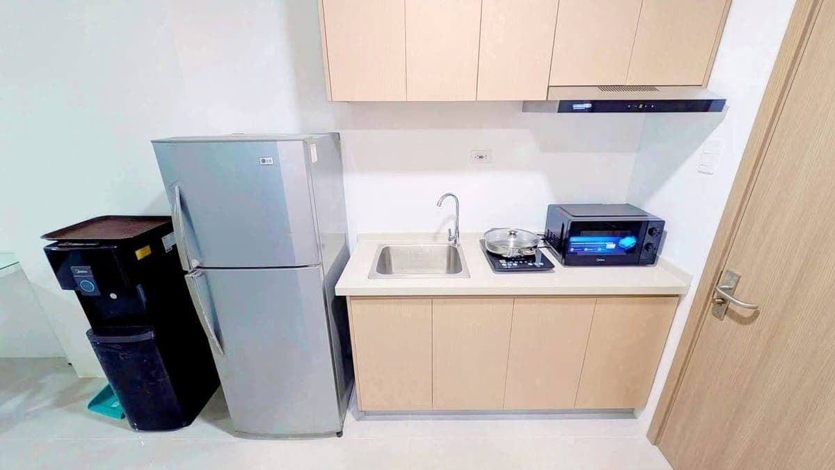 FOR RENT BRANDNEW STUDIO IN CITY CLOU w/ BALCONY - photo 1