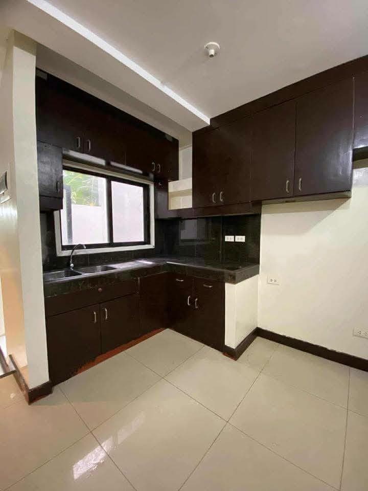 🏡 FOR RENT | 5-Bedroom House in Talisay City - photo 1