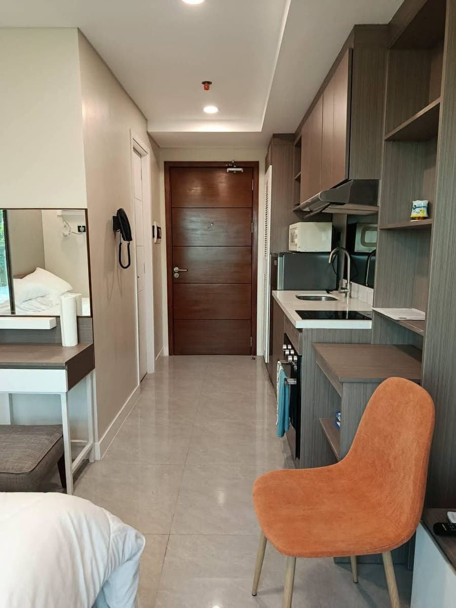 🏡 FOR RENT | Fully Furnished Studio Condo with Parking 🚗add on fee 5,000/month - photo 3