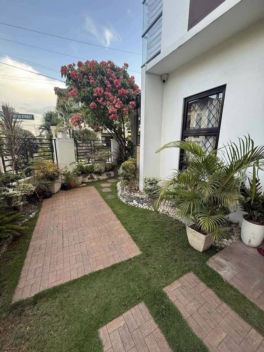 ✨️HOUSE FOR RENT IN MINGLANILLA, CEBU for 40k/ month only ❗️❗️ - photo 1