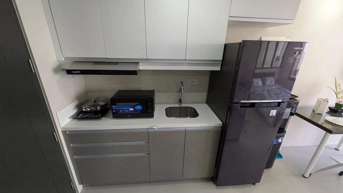 FOR LEASE: Furnished Studio in Baseline Prestige (Near Cebu Doctor’s Hospital and Chonghua Hospital) - photo 4