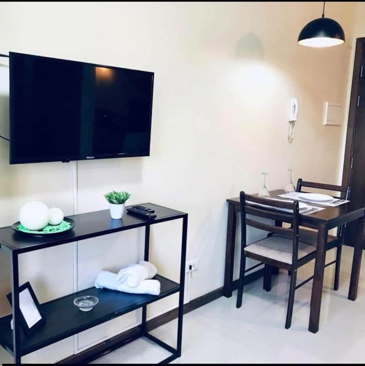 FOR RENT: Fully Furnished 1 Bedroom Unit – Azalea Place - photo 3