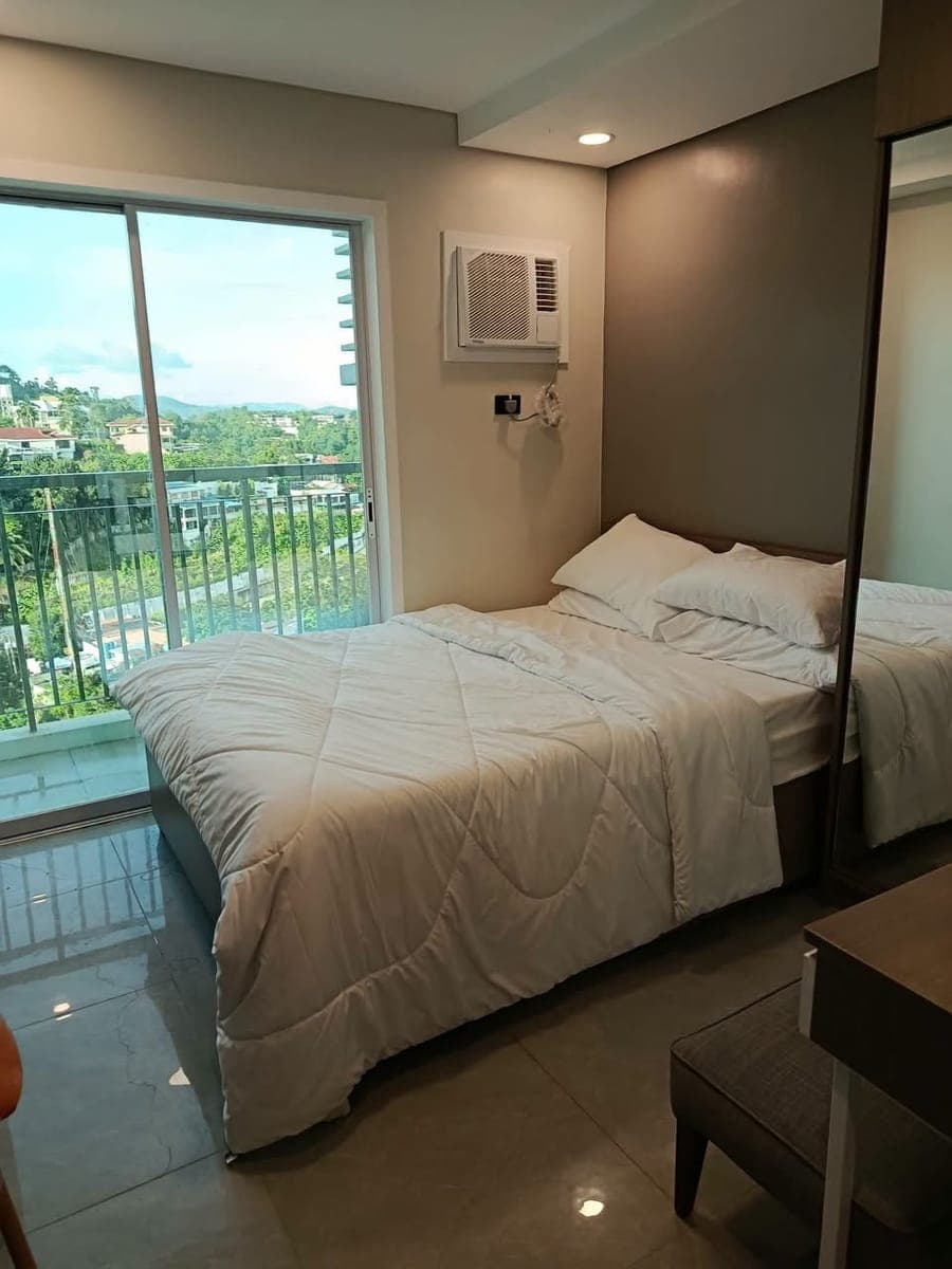 🏡 FOR RENT | Fully Furnished Studio Condo with Parking 🚗add on fee 5,000/month - photo 1