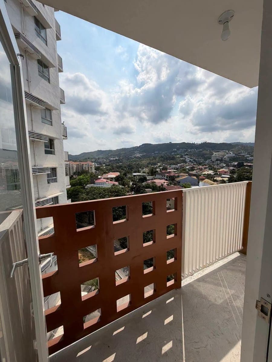 For rent New Semi-furnished Studio Unit - photo 1