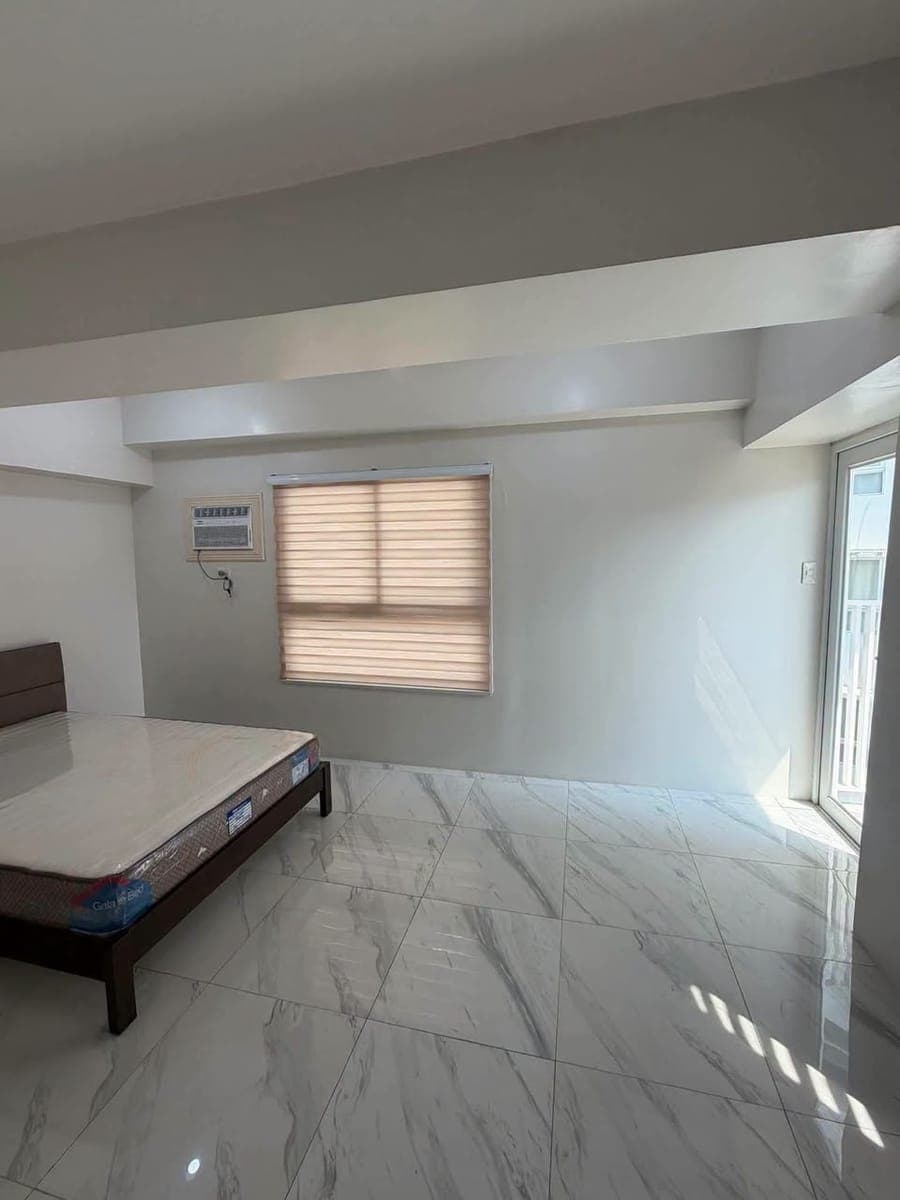 For rent New Semi-furnished Studio Unit - photo 2