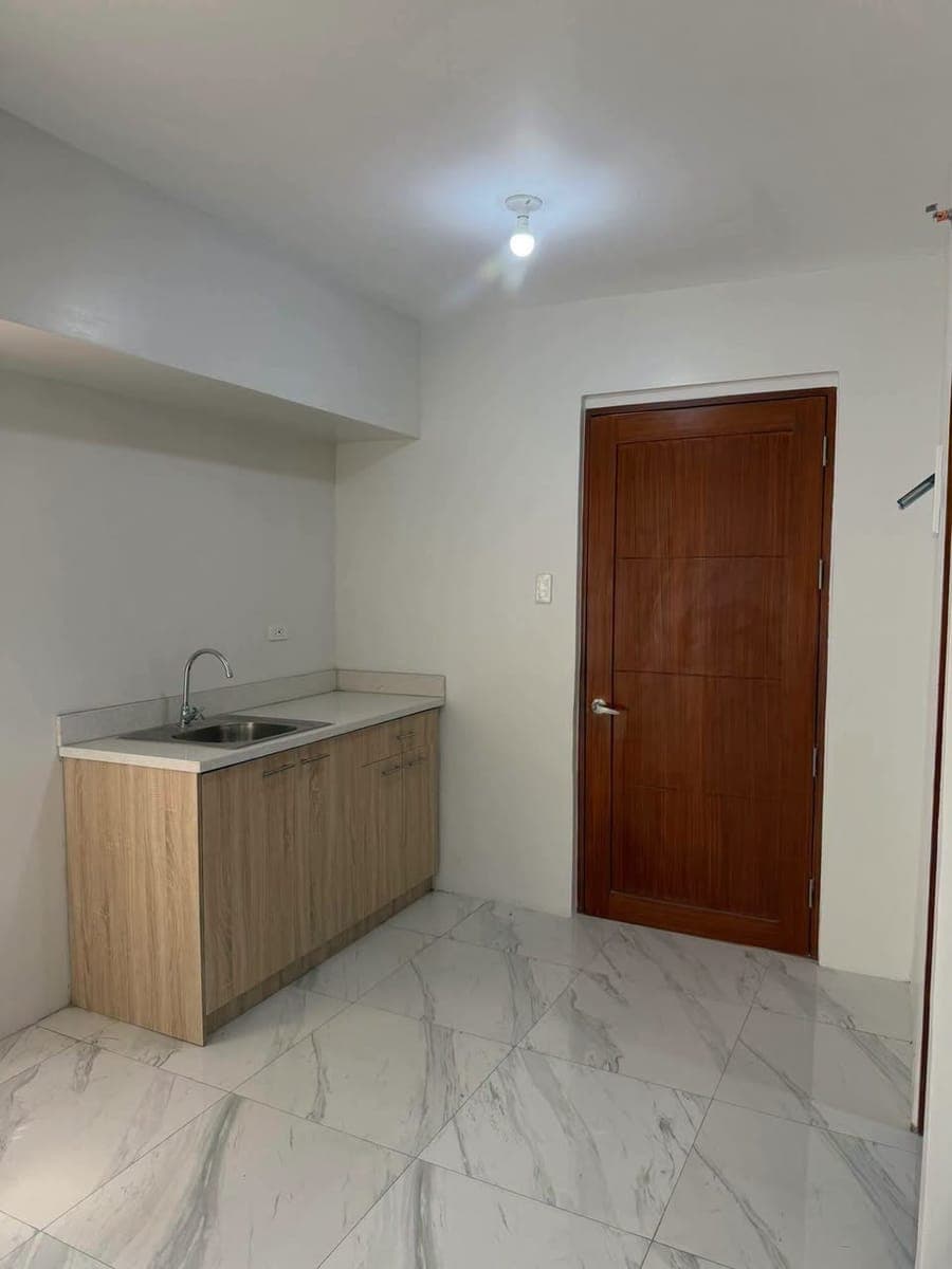 For rent New Semi-furnished Studio Unit - photo 3