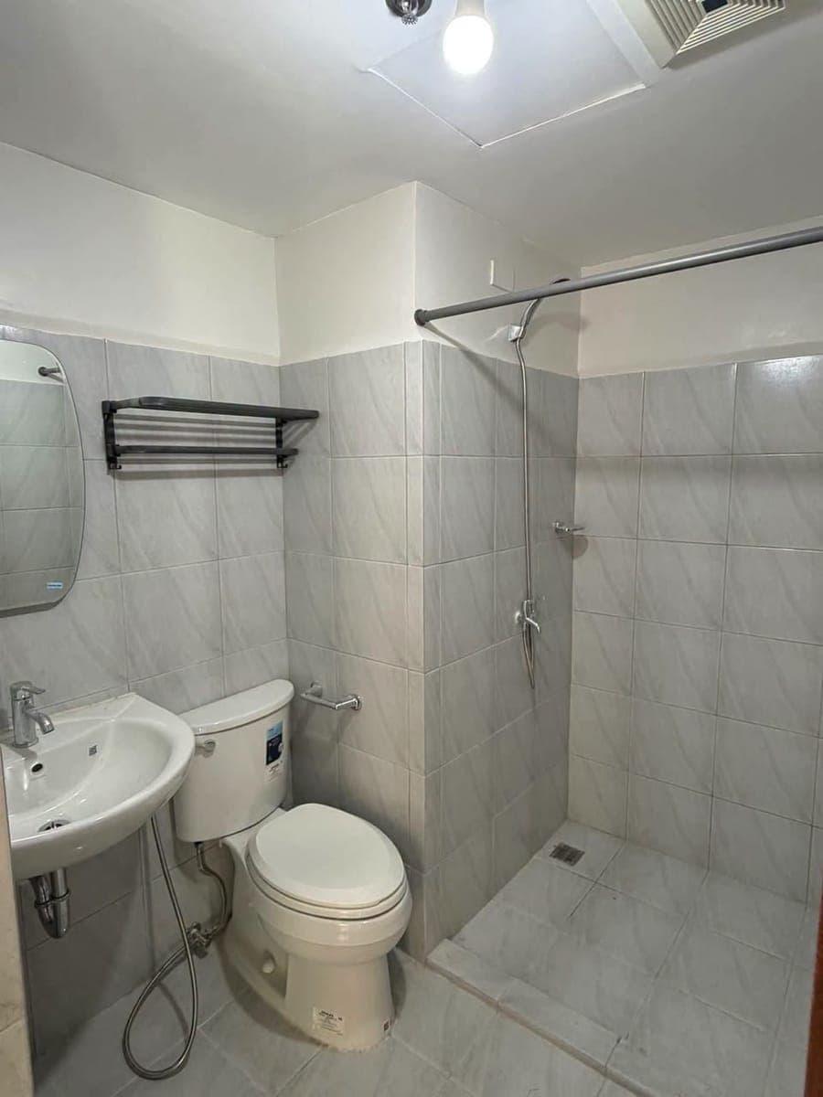 For rent New Semi-furnished Studio Unit - photo 4