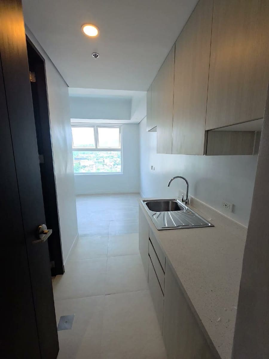 ONE ASTRA PLACE FOR RENT - photo 3