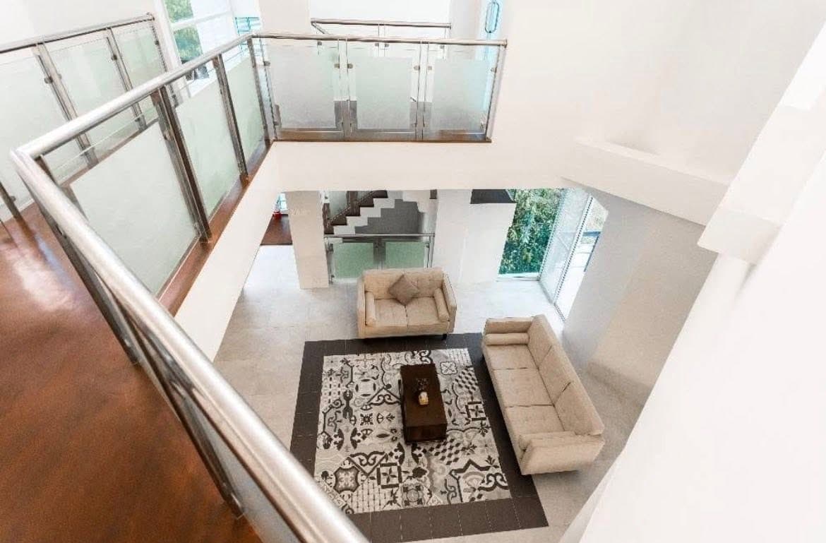 RENT at P200k - Luxury 7BR Overlooking Alta Vista Golf & Country Club — with Solar Panels - photo 5